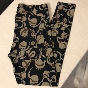 LuLaRoe Tall & Curvy leggings NWT